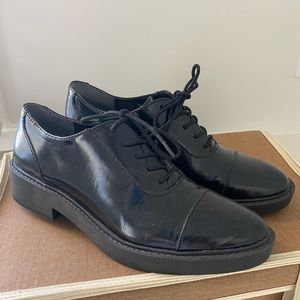 Guess black patent oxfords